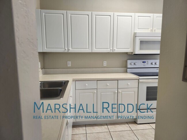 Foto del edificio - Super cute 2 bedroom 2 bath close to pine ...