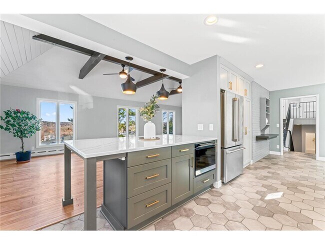 Foto del edificio - 825 3rd St SW