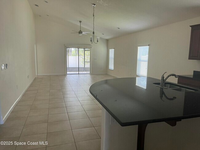 Foto del edificio - 1343 Musgrass Cir