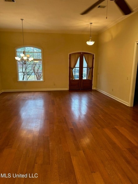 Building Photo - 121 Hallmark Pl