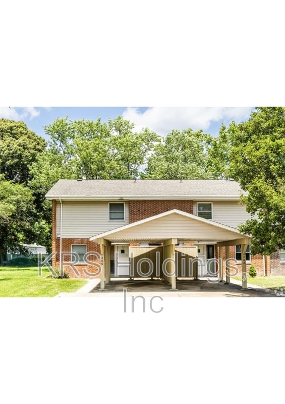 Building Photo - 210 Albatross St