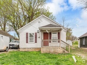 Building Photo - 2100 W Lee St