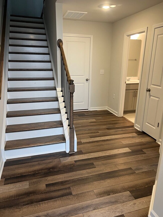 Foto del edificio - 3bd/3.5 ba Townhome for rent @ Rosedale in Wake Forest