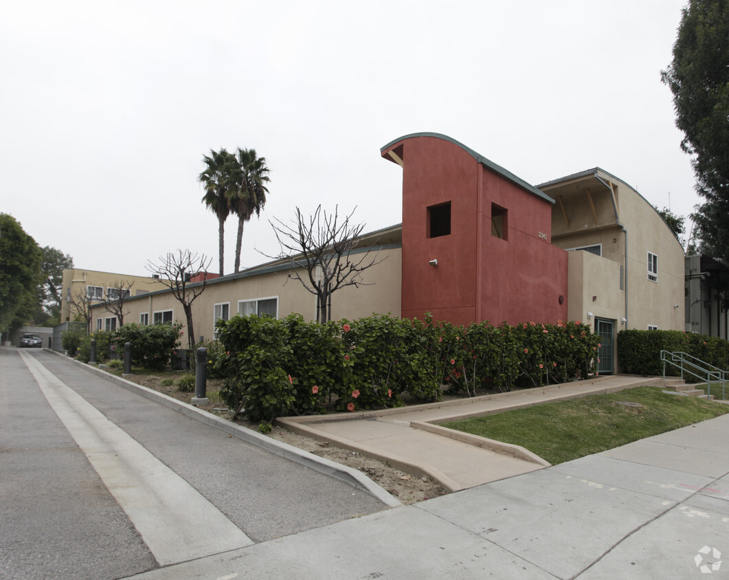 Foto principal - North Hollywood Accessible Apartments