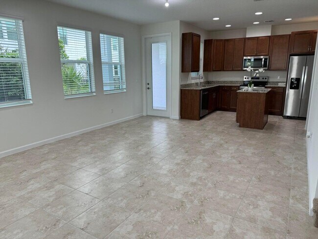 Foto del edificio - 16452 Millenium Ct