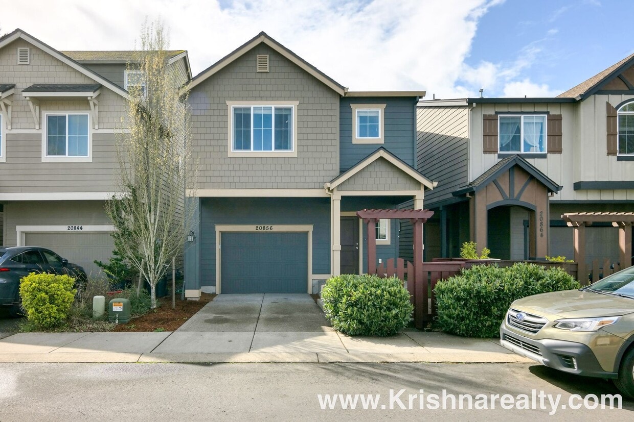 Primary Photo - Charming 4 BD* 2.5 BA* Single Family Conte...
