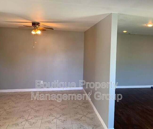 Building Photo - 7022 El Viento Way
