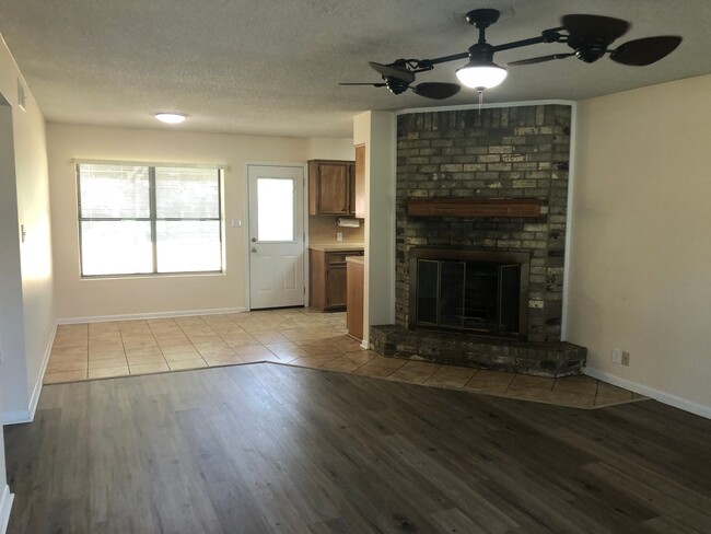 Foto del edificio - 3 Bedroom in Hallsville ISD