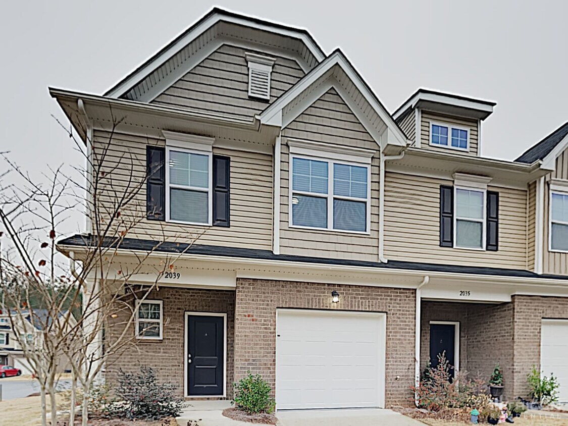 2039 Aragon Ln Gastonia NC Townhome Rentals in Gastonia NC