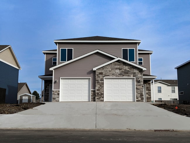 Building Photo - 612 Commercial Dr