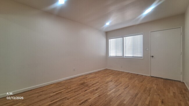 Foto del edificio - 4168 W Broadway