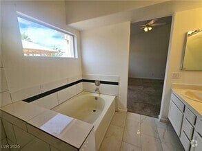 Building Photo - 1532 Bluestar Dr