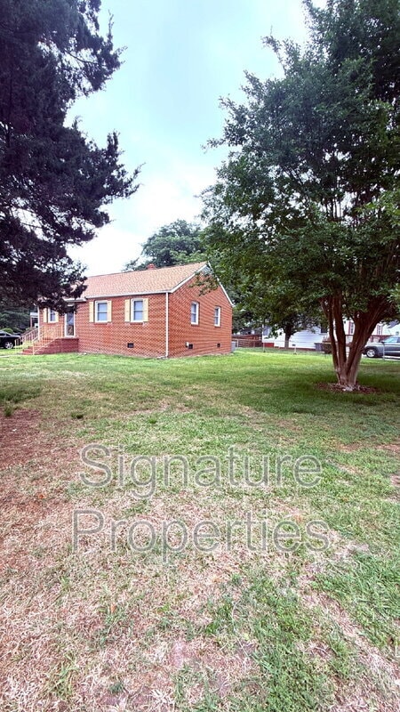Building Photo - 401 Craven St