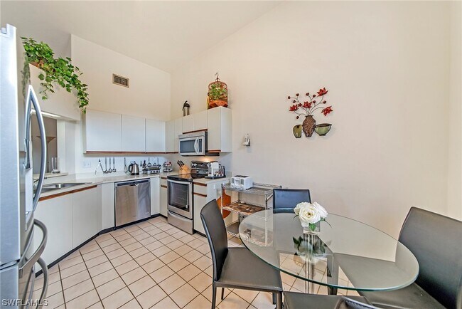 Foto del edificio - 643 Beachwalk Cir
