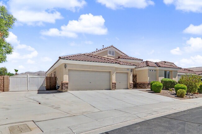 Building Photo - Immaculate 5-Bed, 3-Bath Entertainer’s Home on Over a Quarter Acre in Gated Riverwalk Ranch Manor...