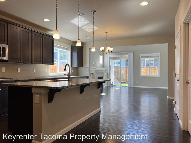Building Photo - 4 br, 3.5 bath House - 16128 81st Ave E