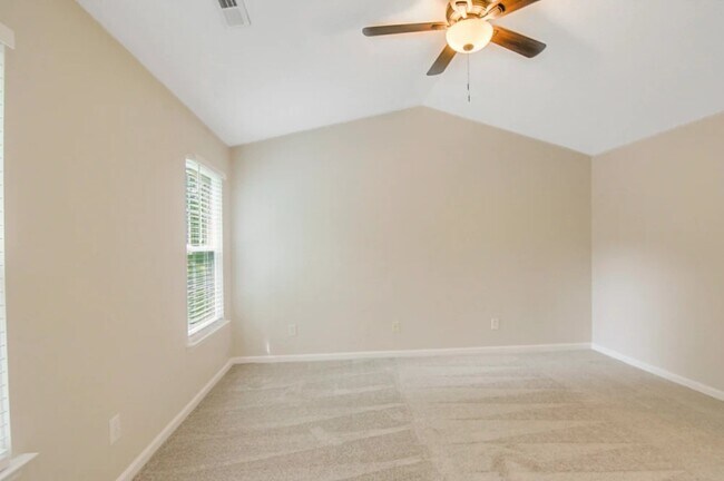 Foto del edificio - 5028 Silverdene St