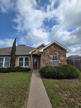 Building Photo - 3712 Mandy Dr