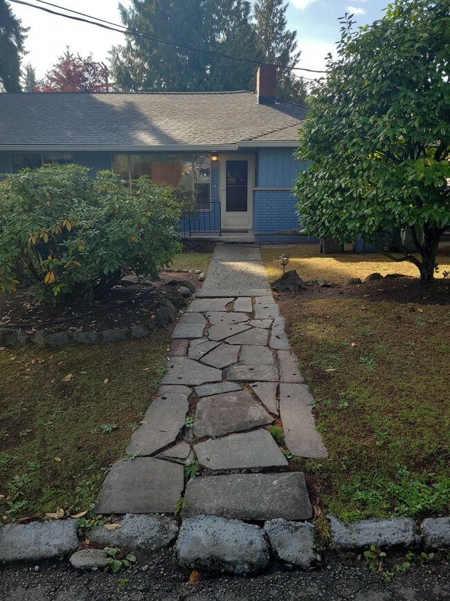 Building Photo - 2539 NE 105th Pl