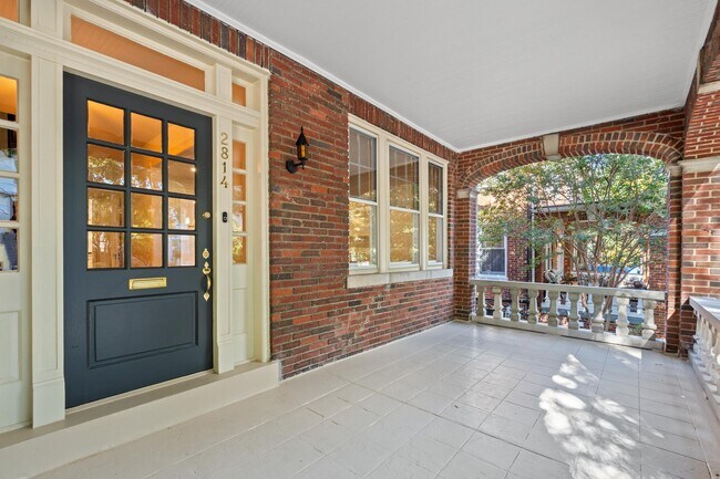 Foto del edificio - 2814 Bellevue Terrace NW