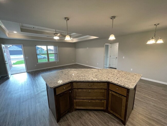 Building Photo - Beautiful 3/2 home in convenient location