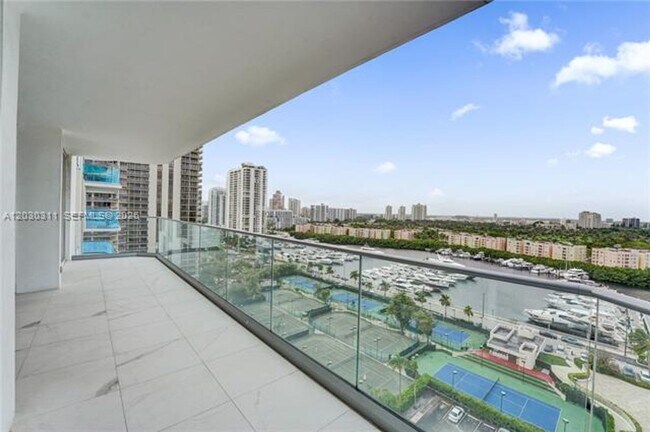 Foto del edificio - 19707 Turnberry Way