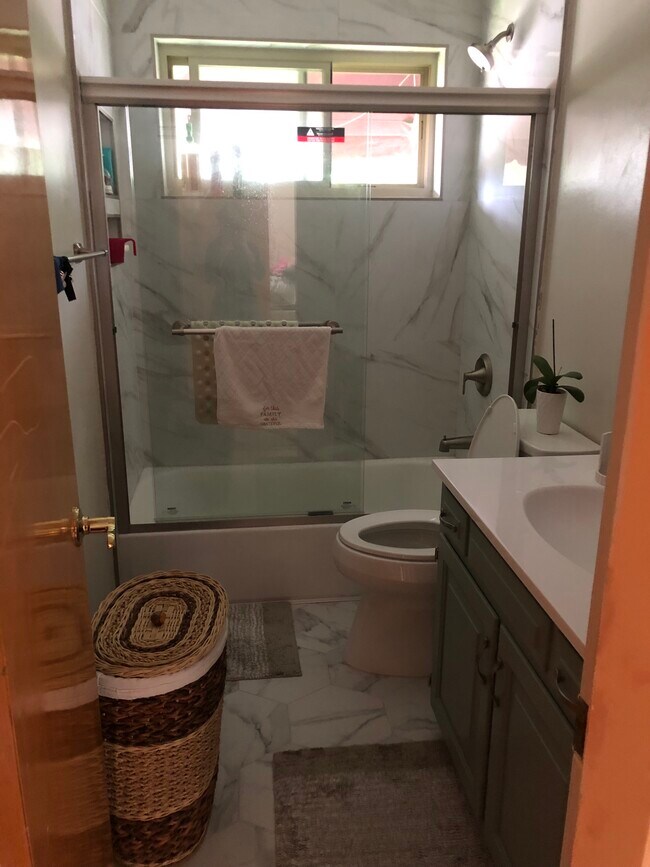 Foto del edificio - 3700 January Ave