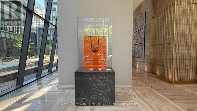 Photo du bâtiment - 50A-650 Charles St E