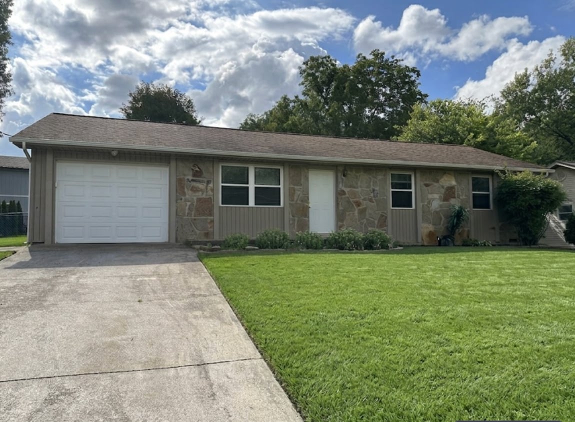 Photo - 1129 Roswell Rd.
