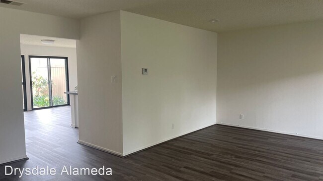 Building Photo - 4 br, 2.5 bath House - 3334 Solomon Lane