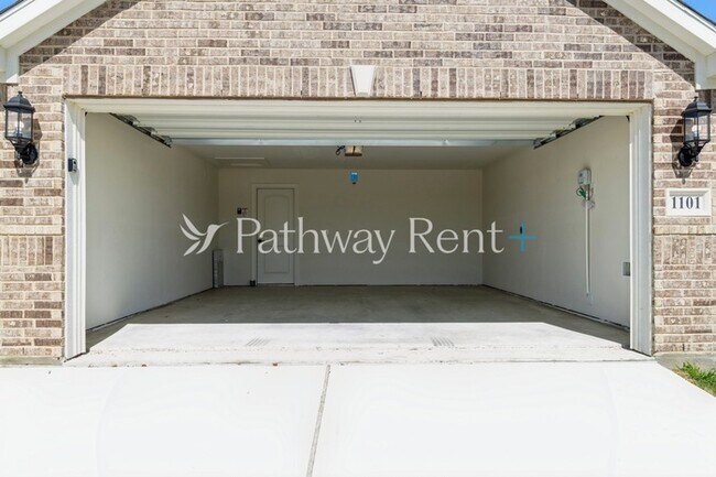Building Photo - 1029 Costa Vista Trl