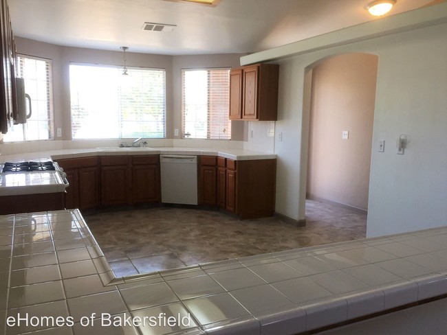 Building Photo - 4 br, 2 bath House - 8508 Rollingbay Drive