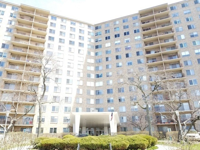 Foto principal - 7141 N Kedzie Ave