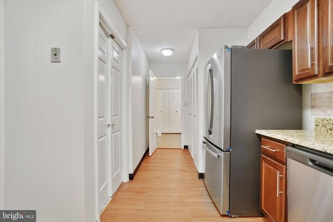 Foto del edificio - 3800 Powell Ln