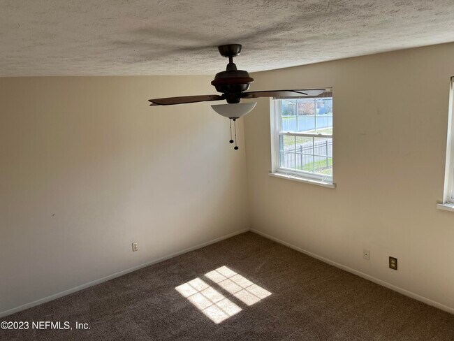 Building Photo - 4915 Baymeadows Rd