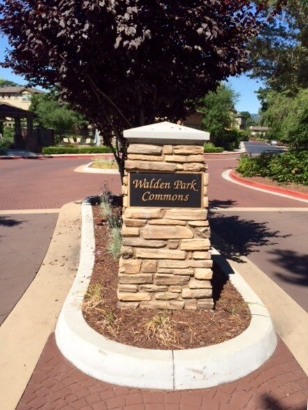 Community Entry from road. - 722 El Paseo Cir
