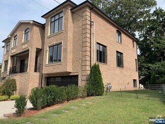 Building Photo - 327B Lincoln Ave