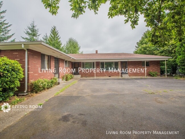 Building Photo - 8607 N Leonard St