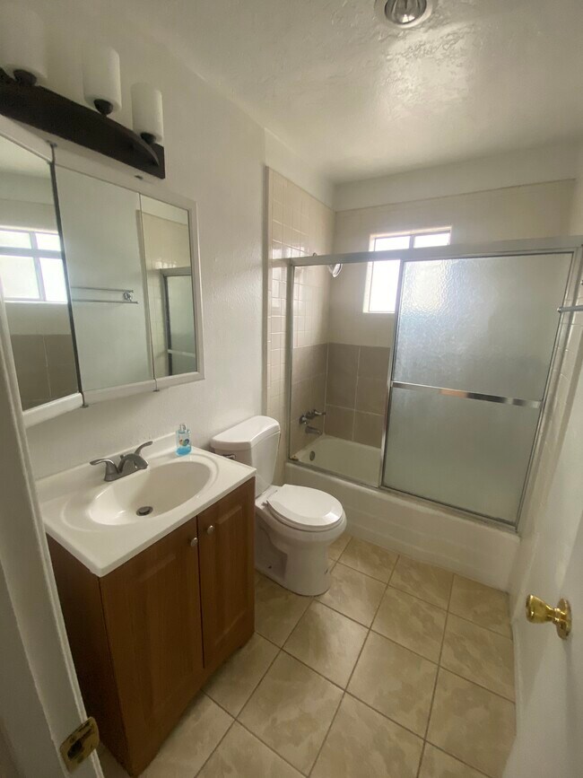 4505 Douglas MacArthur RD NE Unit A Front, Albuquerque, NM 87110