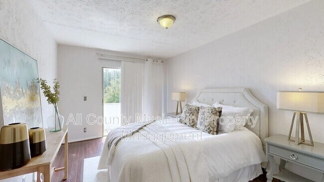 Foto del edificio - 810 Bellevue Rd