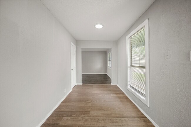 Foto del edificio - 1723 W 5th St