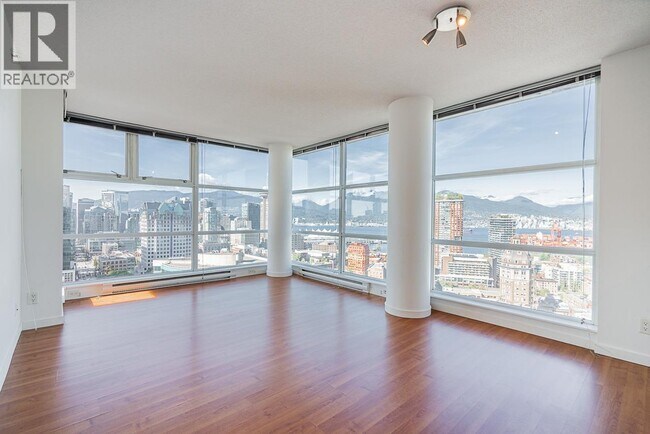 Photo du bâtiment - 602 Citadel Parade