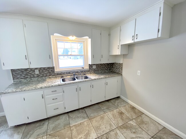 Building Photo - 405 34th St NW