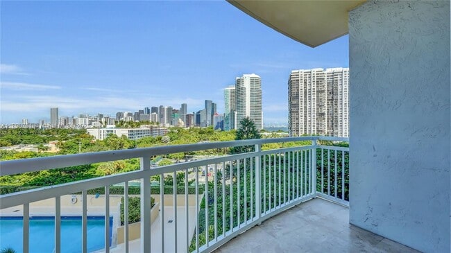 Building Photo - 2475 Brickell Ave