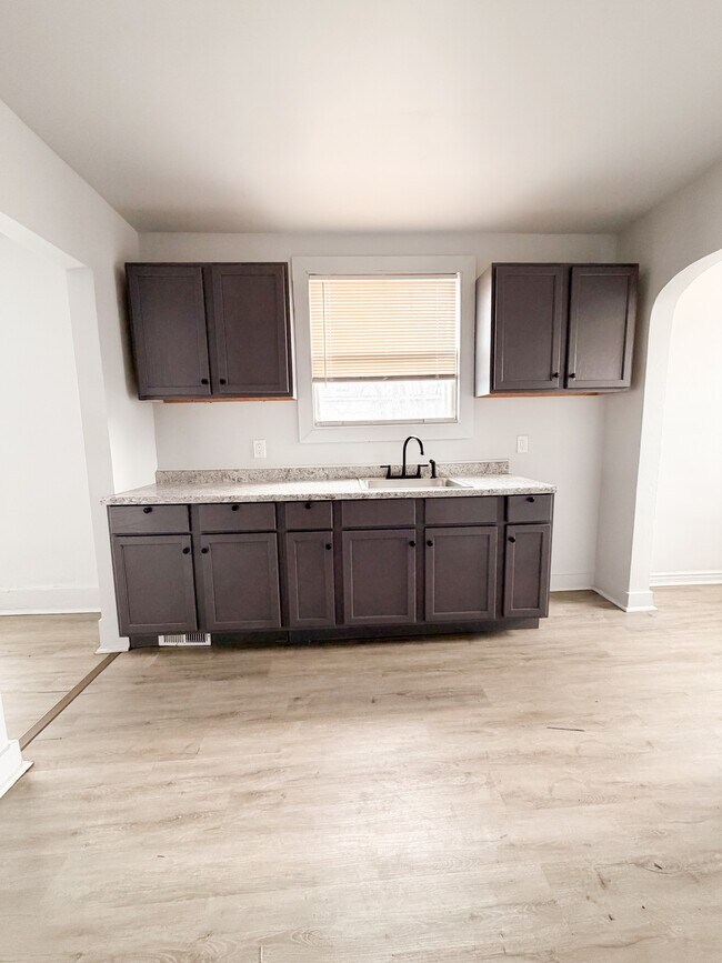 Foto del edificio - 15327 Cheyenne St