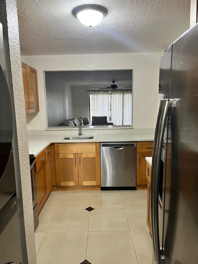 Foto del edificio - 6475 W Oakland Park Blvd