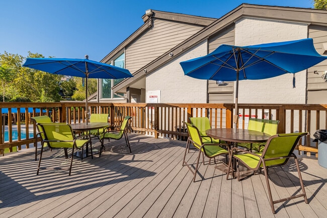 CapitalHills_ExAm_1024_018_xf_xs - Capital Hills