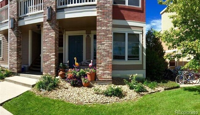 Building Photo - Modern Condo Living with Mountain Views in...