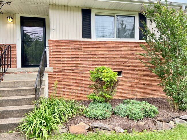 Foto del edificio - 4820 Stagg Rd