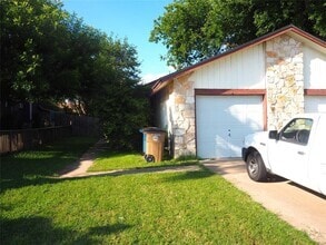 Building Photo - 1218 Tartan Ln